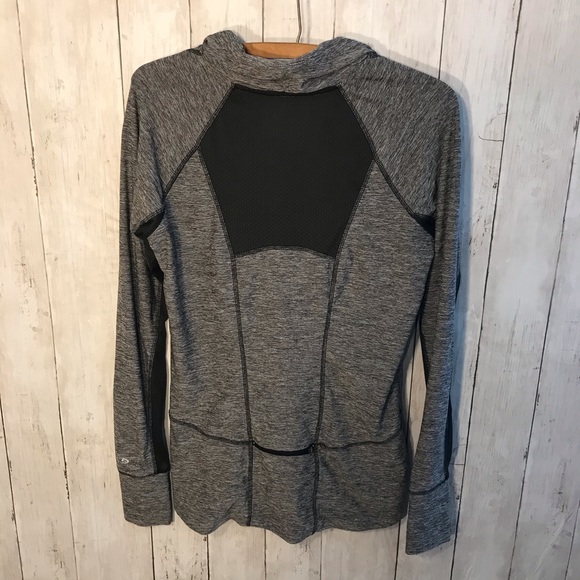Champion Running Pull Over Size Small - Picture 3 of 7